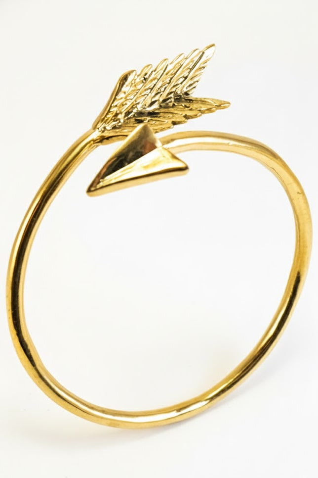 Pulsera brazalete flecha dorada