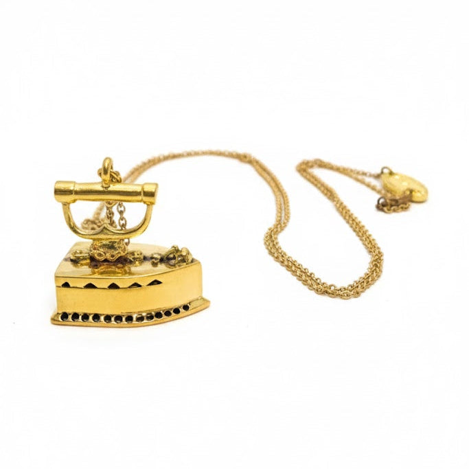 Collar colgante plancha antigua