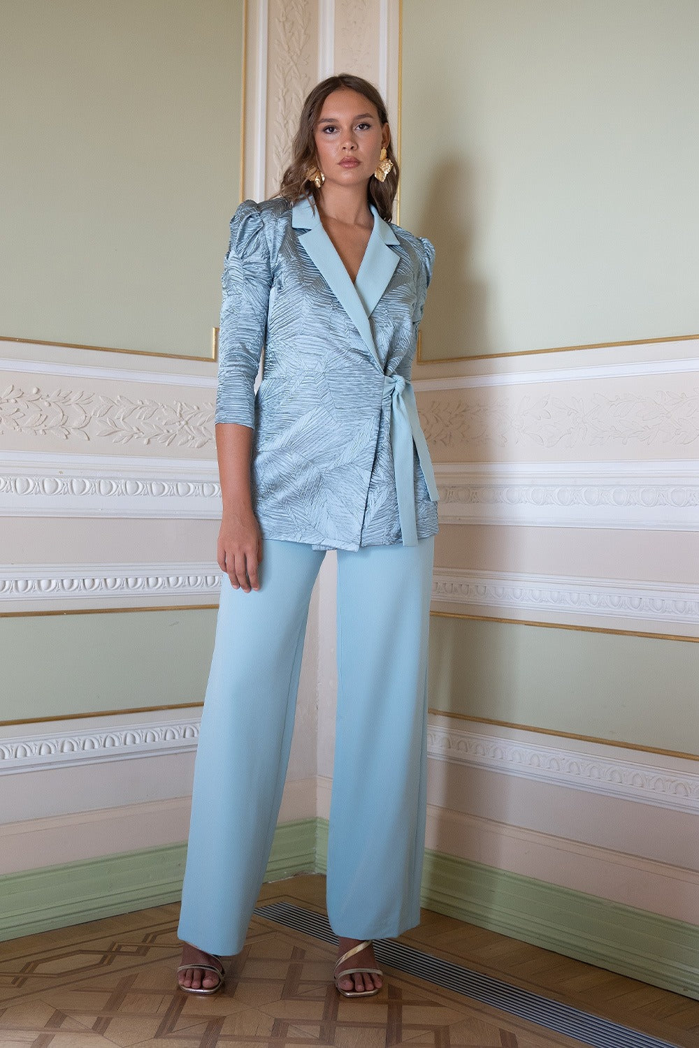 Conjunto chaqueta y pantalon plisado
