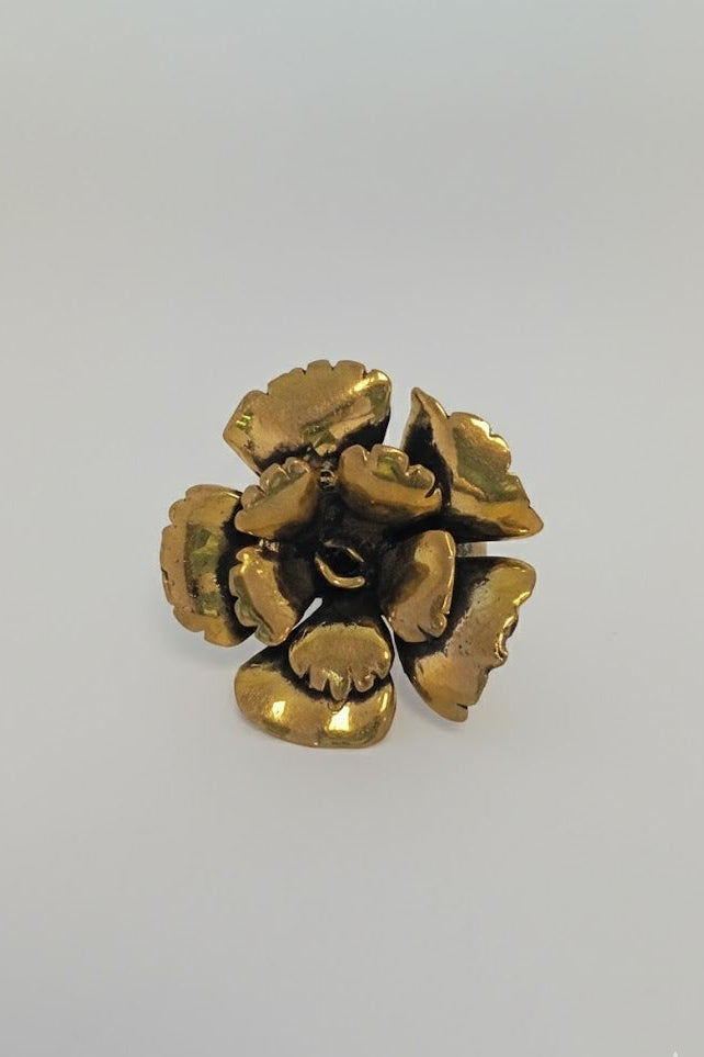 Anillo clavel dorado