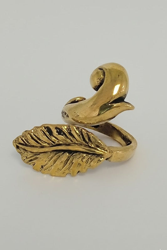 Anillo hoja dorada