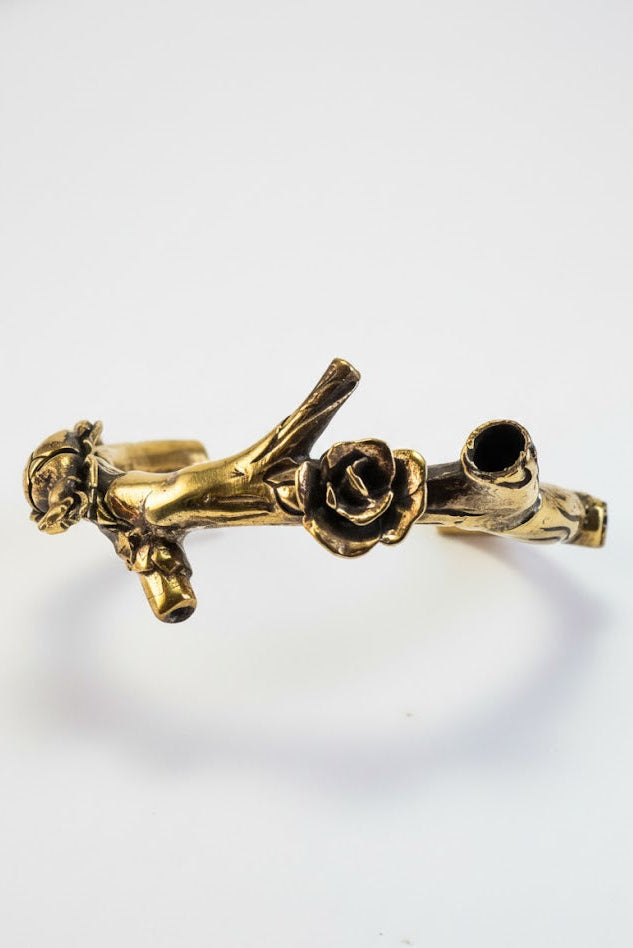 Pulsera brazalete flor y escarabajo