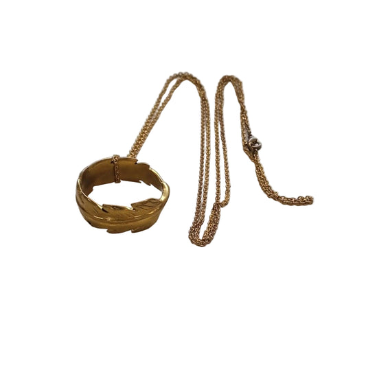 Collar colgante pluma dorada