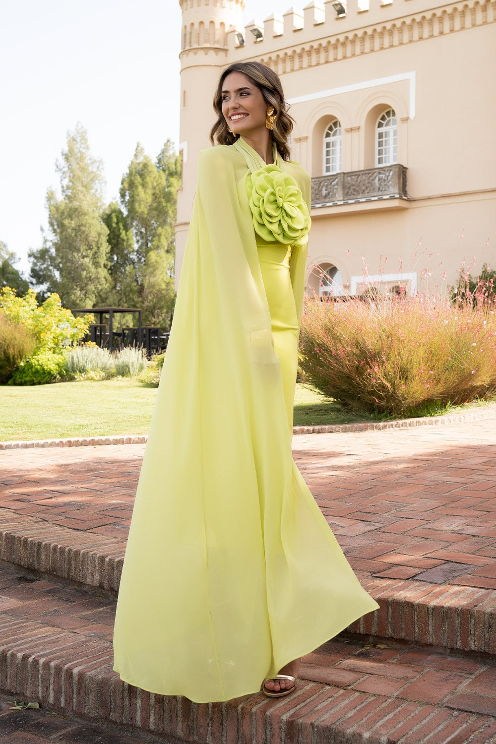 Vestido flor 3d escote